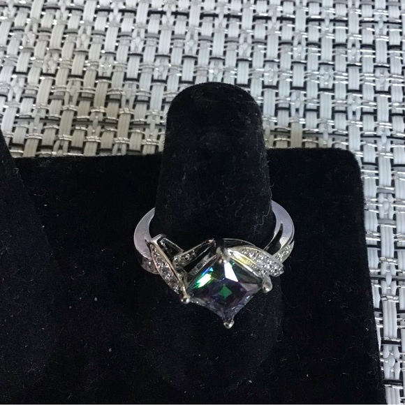 Beautiful Princess Cut square topaz ring - Picture 3 of 6